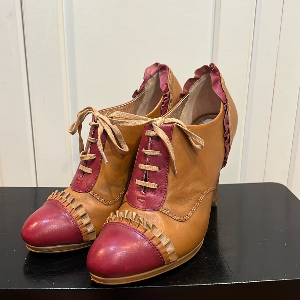 Miss Albright anthropologie heel ruffle Oxford shoes 9 bridgerton